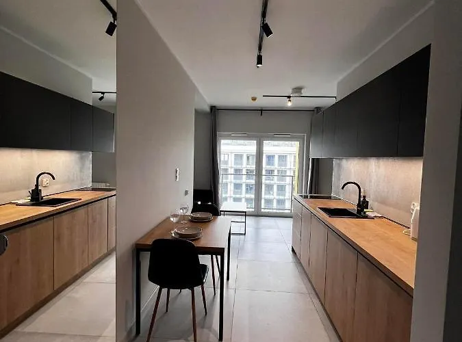 - Legnicka Business Center Apartment Wroclaw