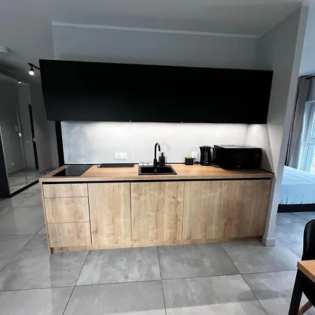 - Legnicka Business Center 아파트