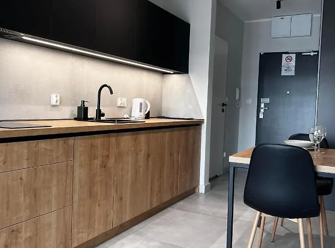 - Legnicka Business Center Apartment *