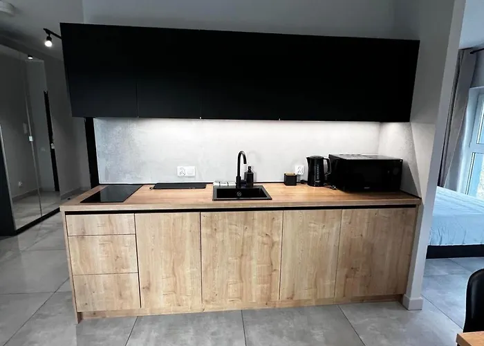 - Legnicka Business Center Apartment